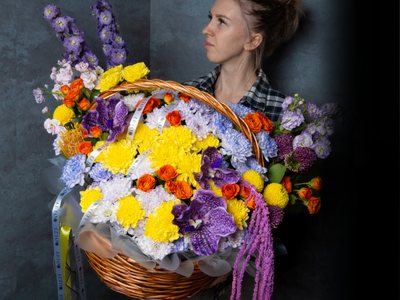 Букет «Яркий праздник 🌸🎉» — доставка цветов в Шемонаихе