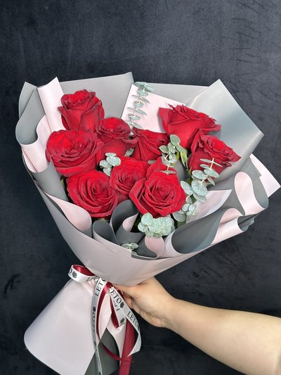 Букет «Раскидистый букет красных роз эксплорер» — доставка цветов в Шемонаихе